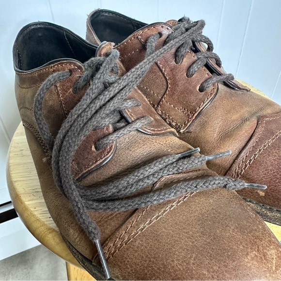 Frye Leather Distressed Cap Toe Oxford Shoes - Picture 11 of 11